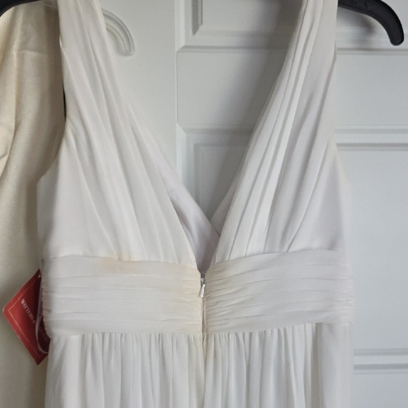 Clear the closet! White and cream fancy dresses Keep or resell - Picture 6 of 11